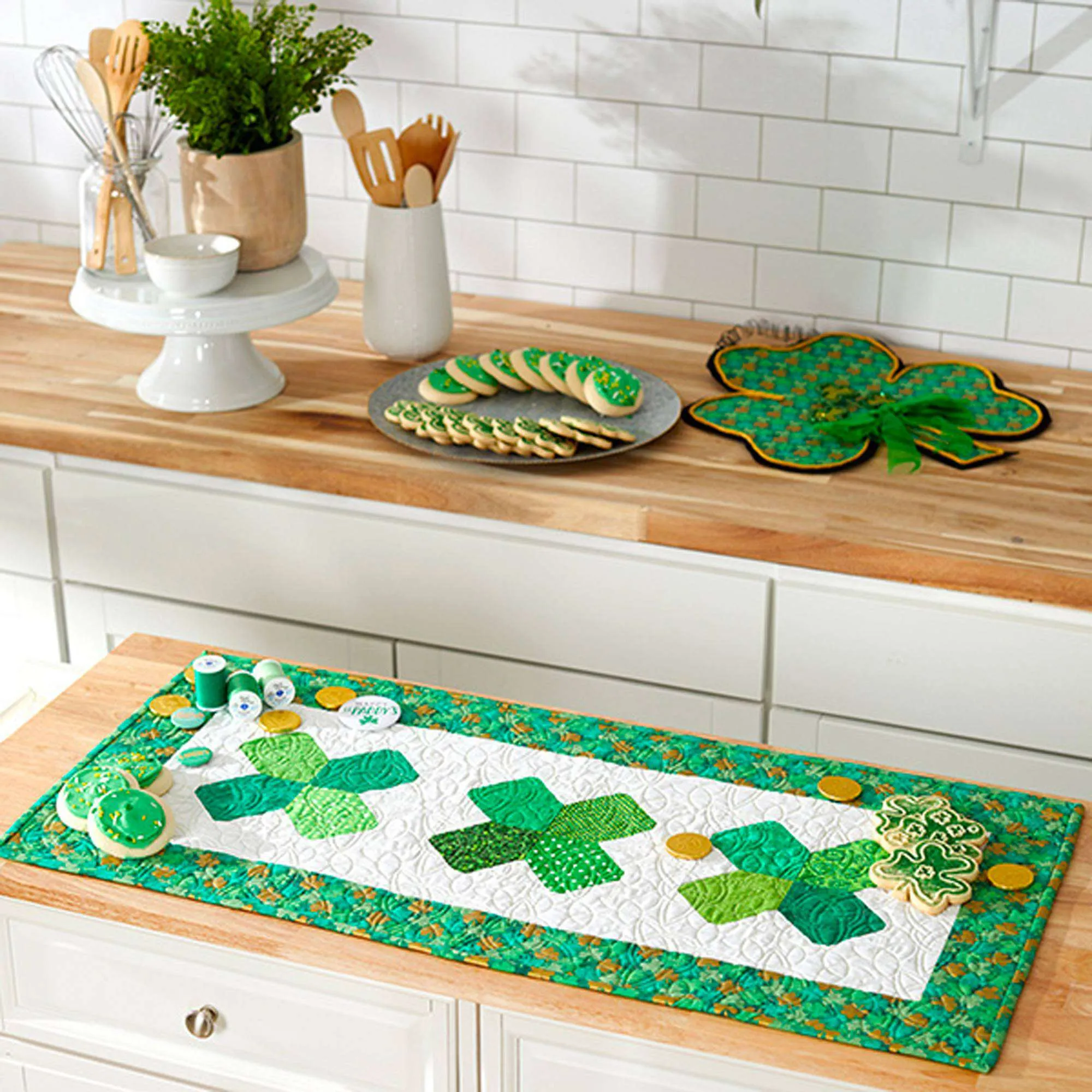 Coats & Clark Quilting St Patricks Day Quilted Table Runner
